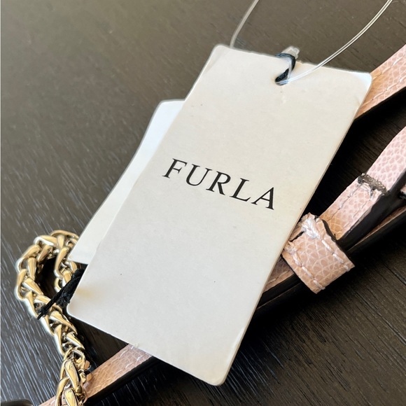 Furla Bag Metropolis Floral
Print Small Leather Bag in Toni
Gold/Pink!! - Picture 2 of 3